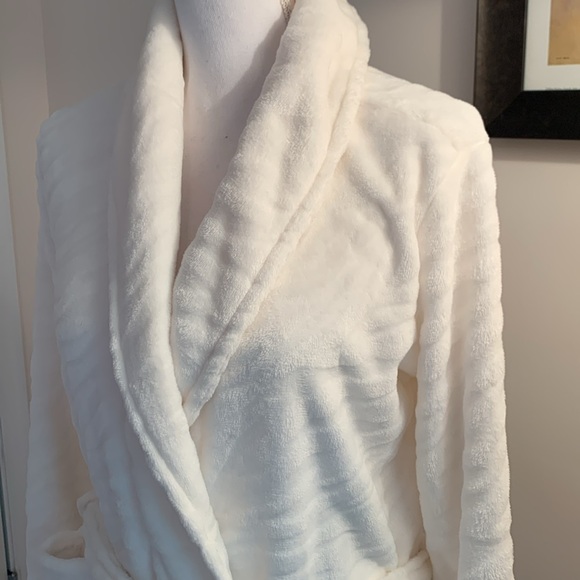 Velvet Kitten White Bathrobe NWOT Small - Picture 3 of 11